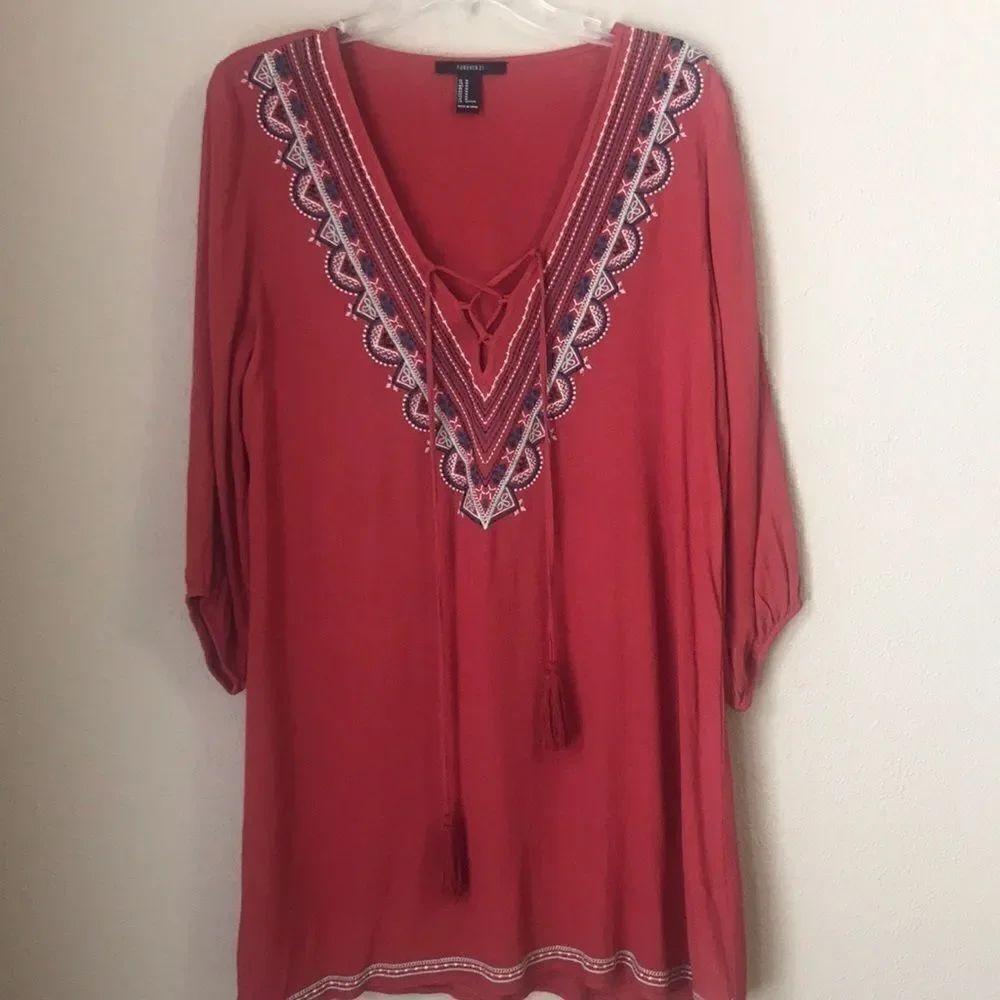 ❤️Forever 21 Embroidered Front Dress